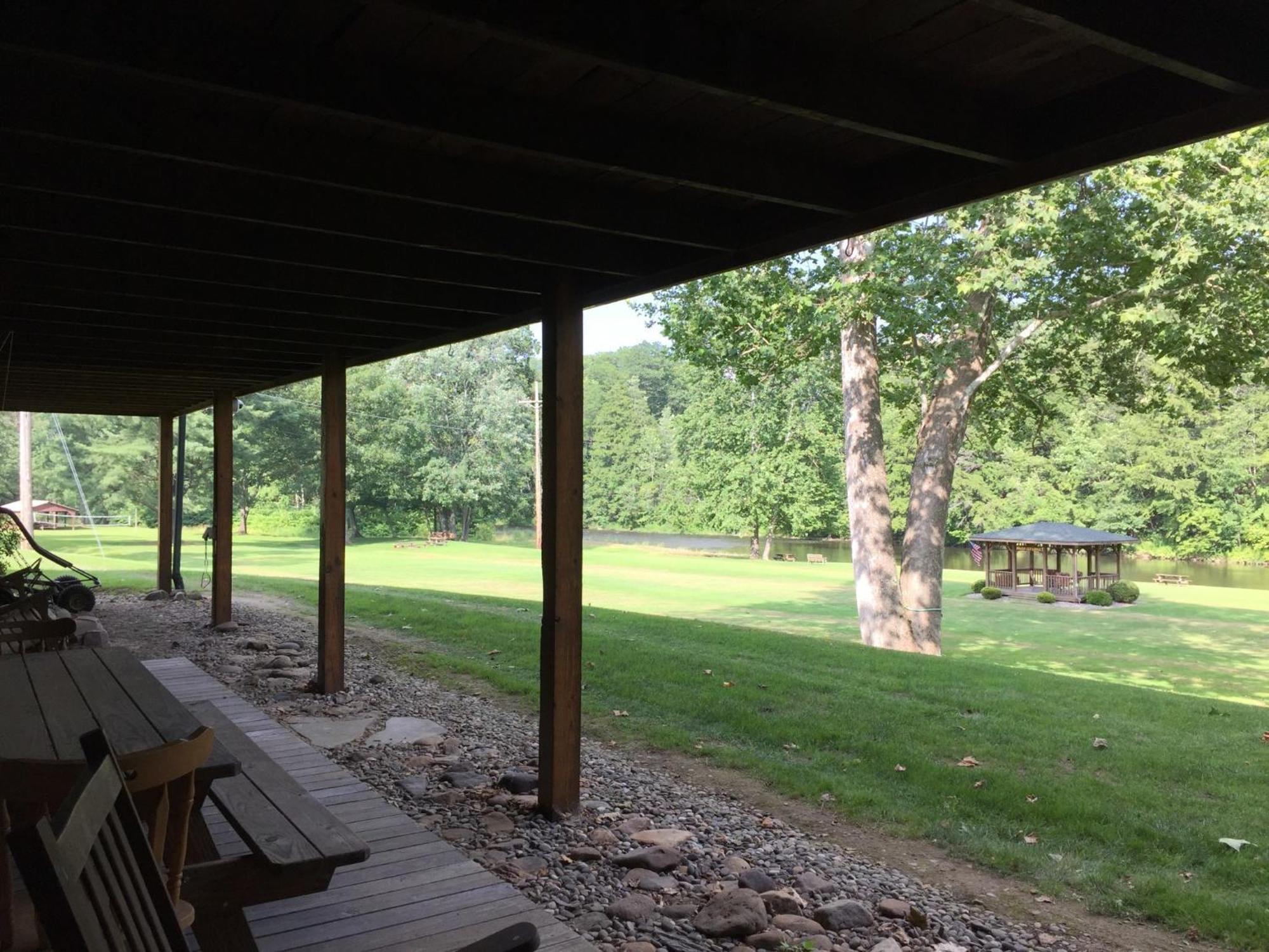 Rough Cut Lodge Gaines Camera foto