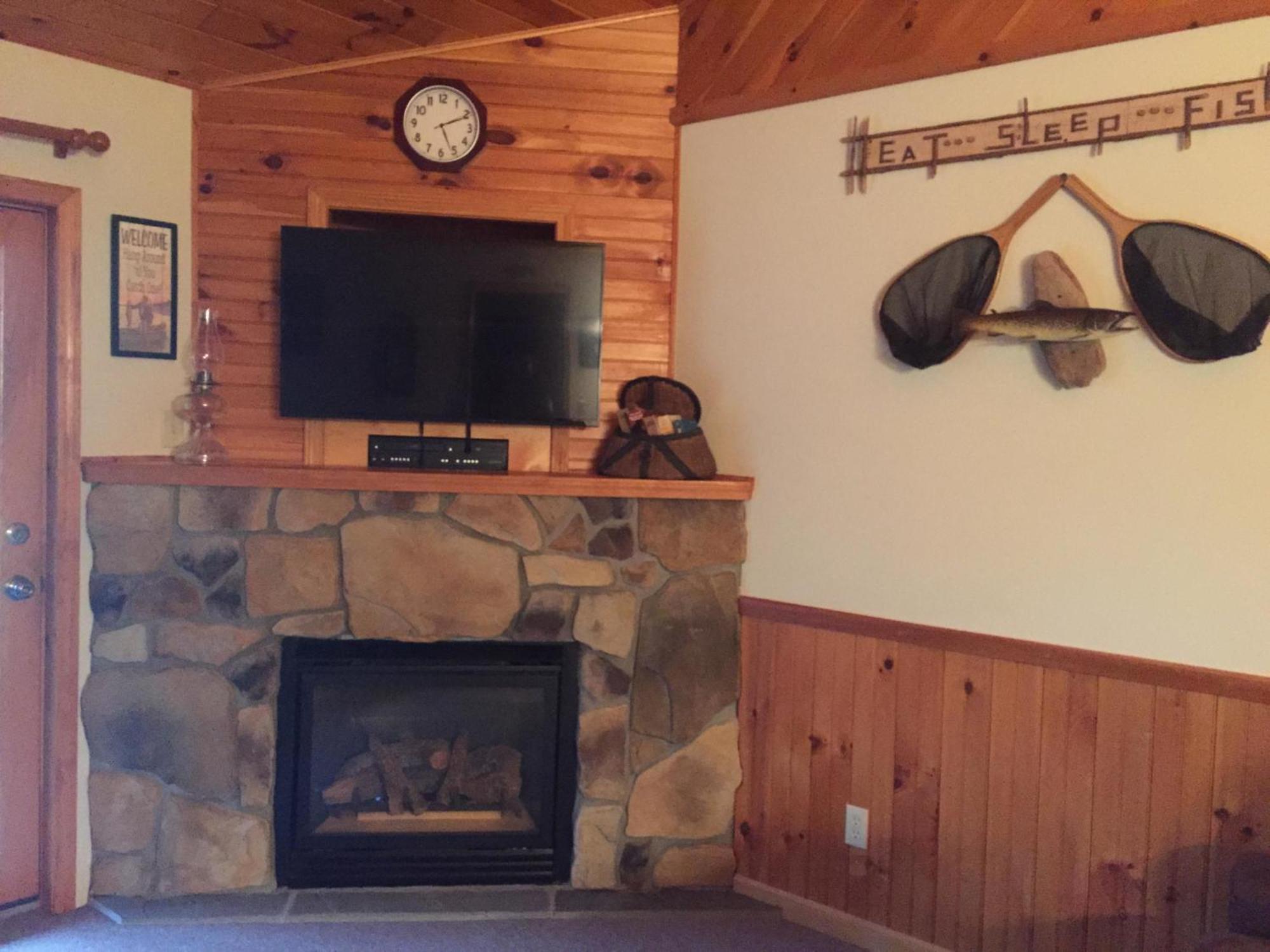 Rough Cut Lodge Gaines Camera foto